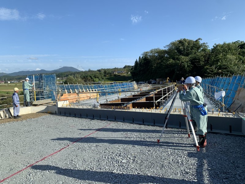 実際に測量業務を体験いただきました。